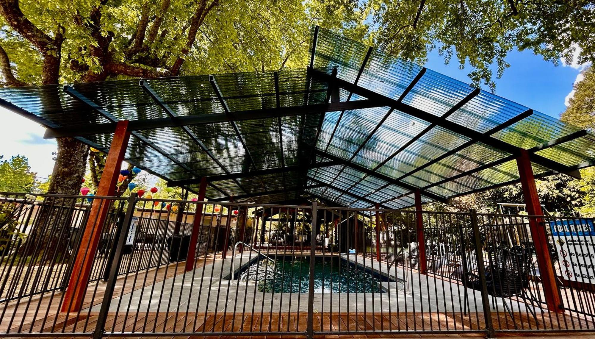 Adina Lodge Holiday Apartments Bright Bagian luar foto