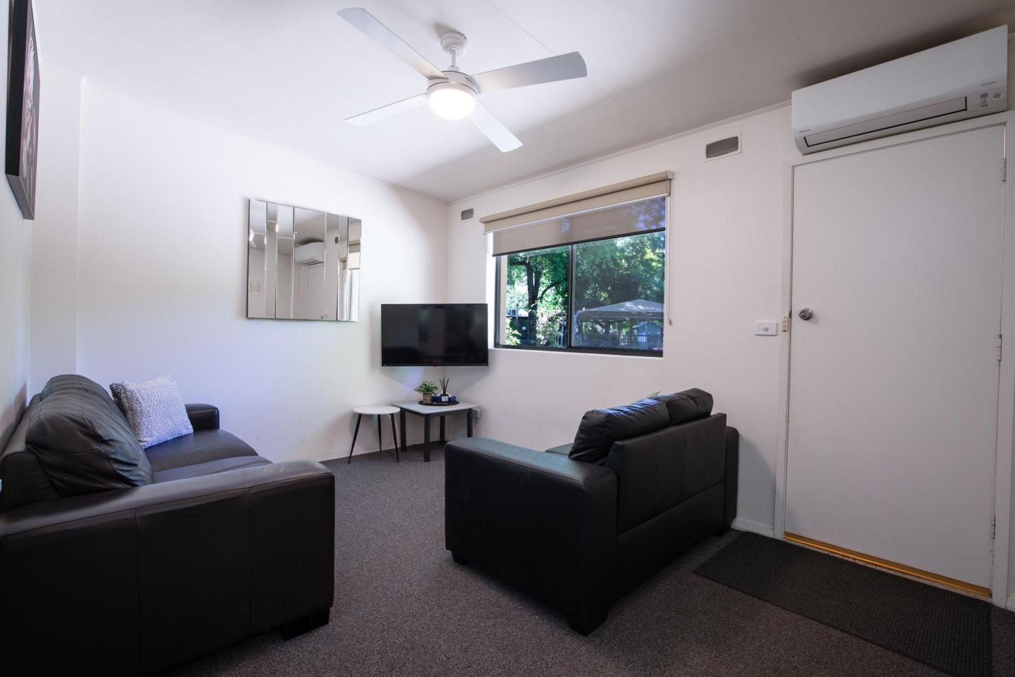Adina Lodge Holiday Apartments Bright Bagian luar foto