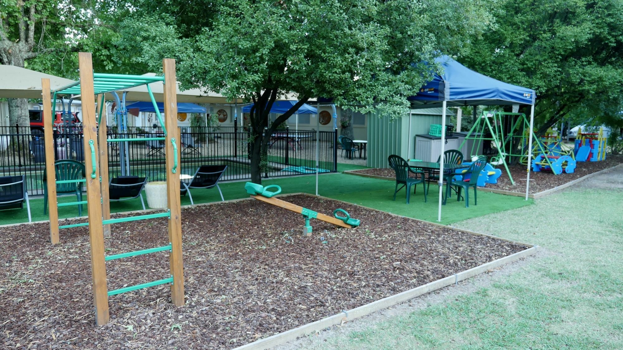 Adina Lodge Holiday Apartments Bright Bagian luar foto